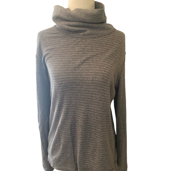 Lululemon Reversible Double up Heather grey sweater - Picture 4 of 11